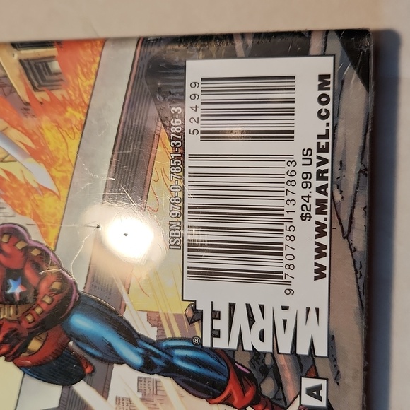 Guardians of the Galaxy Hardcover Comic Book - Picture 2 of 3